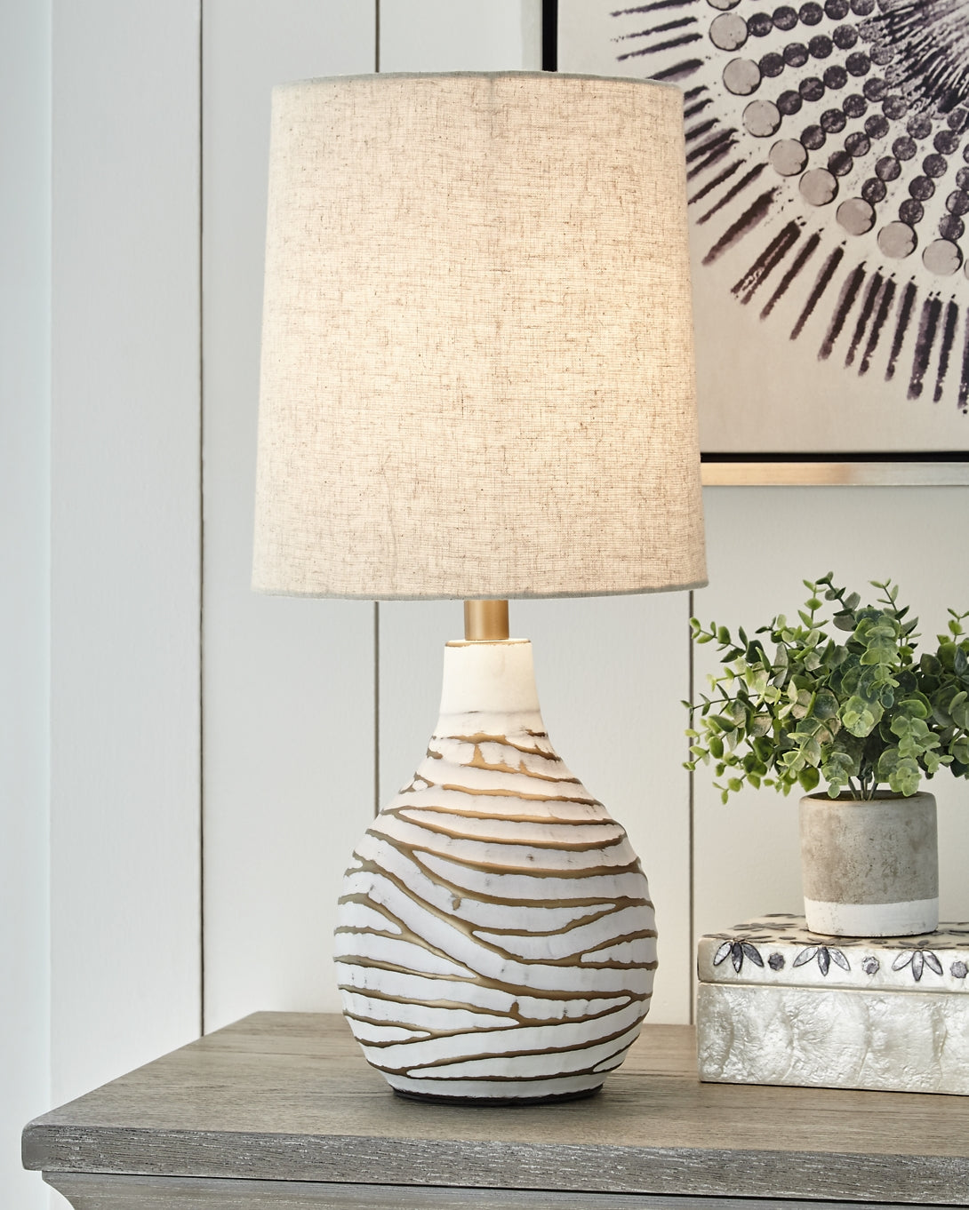 Aleela Metal Table Lamp (1/CN)