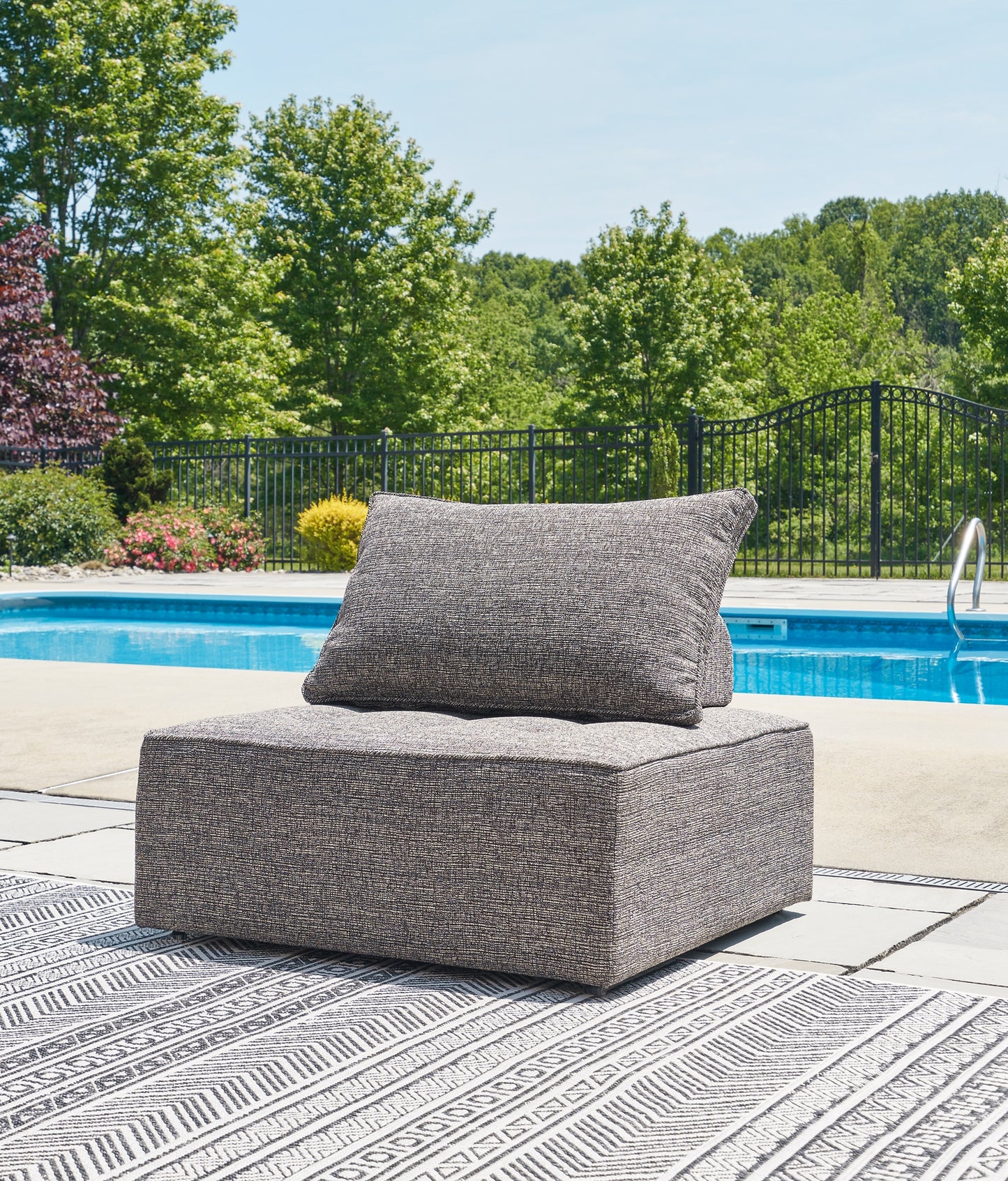 Bree Zee 4-Piece Outdoor Sectional with End Table