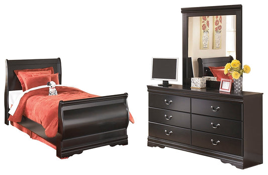 Huey Vineyard Full Sleigh Bed with Mirrored Dresser at Walker Mattress and Furniture Locations in Cedar Park and Belton TX.