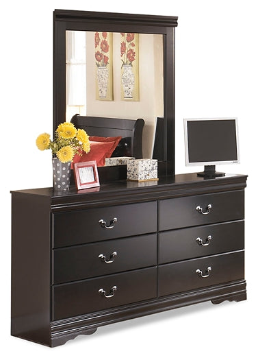 Huey Vineyard Queen Sleigh Bed with Mirrored Dresser, Chest and Nightstand at Walker Mattress and Furniture Locations in Cedar Park and Belton TX.