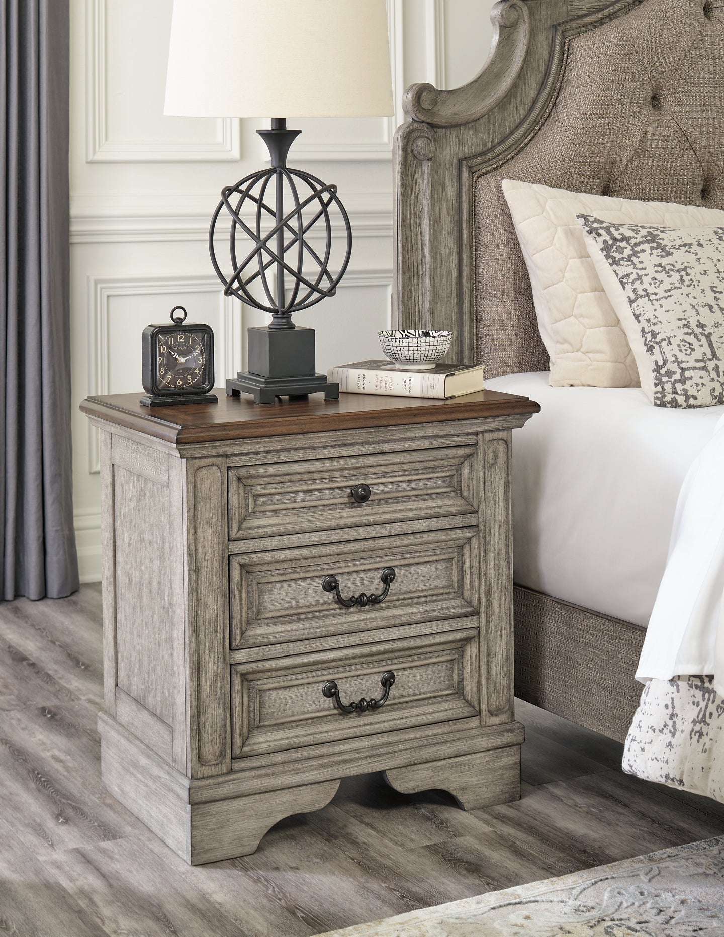 Lodenbay California King Panel Bed with Mirrored Dresser, Chest and Nightstand at Walker Mattress and Furniture Locations in Cedar Park and Belton TX.