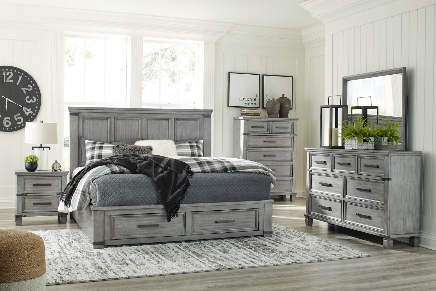 Russelyn California King Storage Bed with Mirrored Dresser, Chest and 2 Nightstands