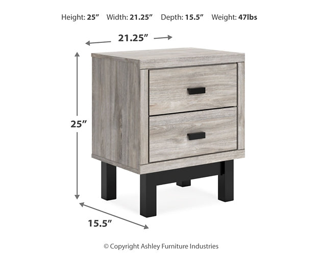 Vessalli King Panel Bed with Mirrored Dresser and Nightstand